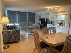 Business-lejlighed | 3 soveværelser, skrivebord, lydisolering, strygejern/strygebræt