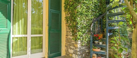 تفاصيل الفندق من الخارج