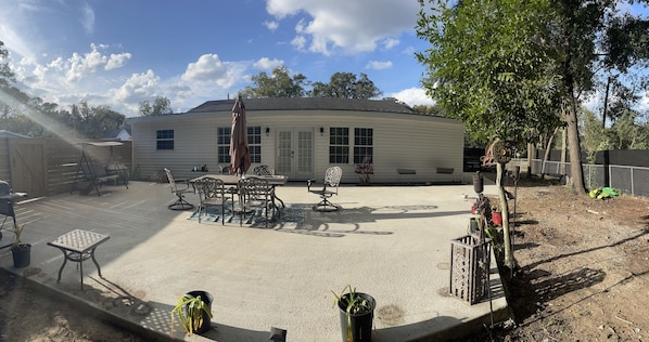Outdoor dining