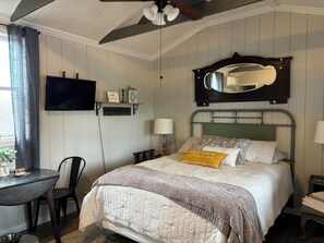 1 chambre, fer et planche à repasser, accès au Wi-Fi (inclus)