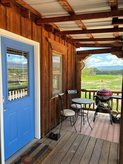 Peaceful Bunkhouse cabin with mtn views near Arkansas River attractions & town
