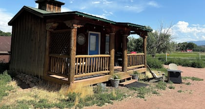 Peaceful Bunkhouse cabin with mtn views near Arkansas River attractions & town