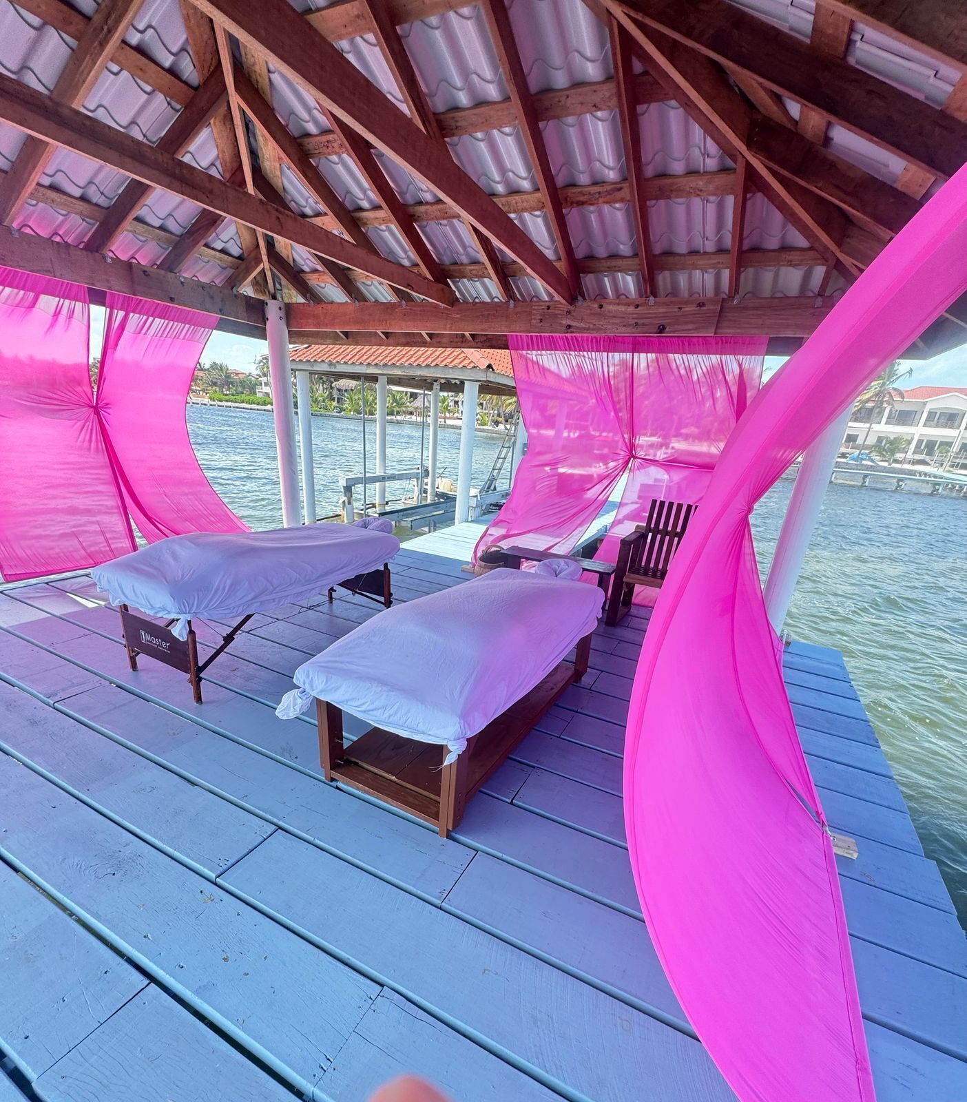 Body treatments, hydrotherapy, aromatherapy, hot stone massages