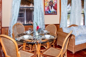 Villa Standard, balcon, vue plage | Restauration