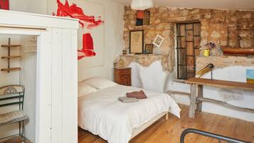 2 habitaciones, escritorio, wifi gratis y ropa de cama