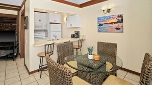 Dining - Summer Deal Beachfront Kauai Home with Lanai and Resort Pool Access (Koloa)