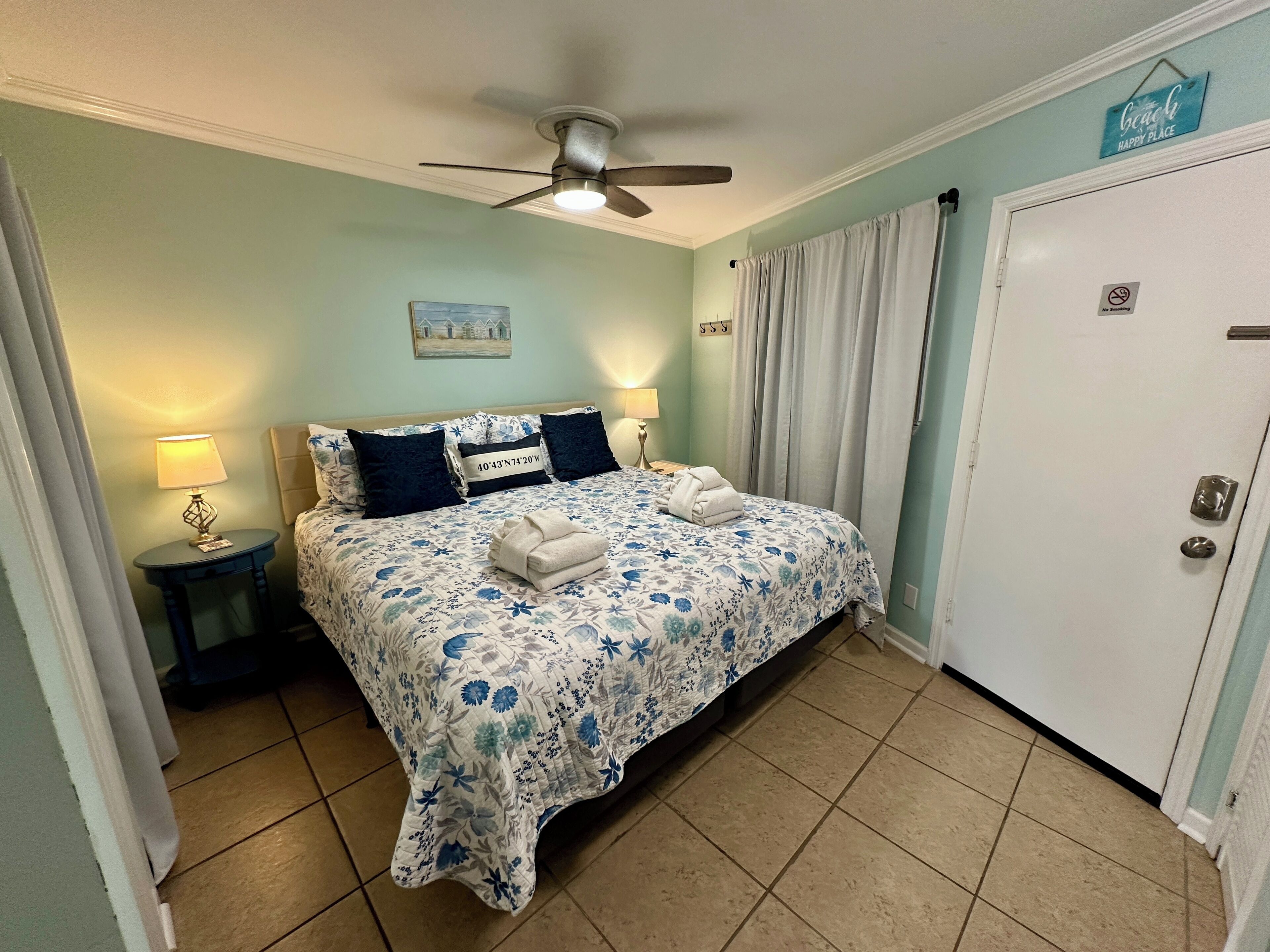 1 slaapkamer, een strijkplank/strijkijzer, gratis wifi, beddengoed