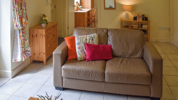 Living area - Lily Pad 8 - UK43918 (Nassington, near Stamford)