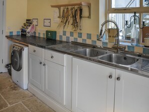 Dishwasher, highchair - Lily Pad 8 - UK43918 (Nassington, near Stamford)