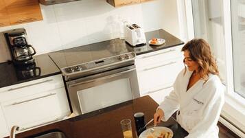 Refrigerador, microondas, horno y lavavajillas