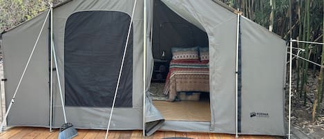 المنطقة المحيطة بالمنشأة