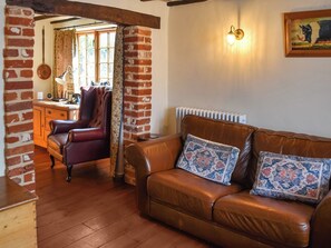 Living area - 2 bedroom accommodation in Great Yarmouth (Great Yarmouth)