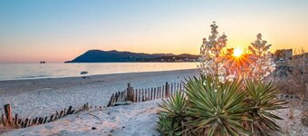 En 1Úre Ligne de la Plage de Sable fin des Sablettes ! AccÚs Direct et Privé !