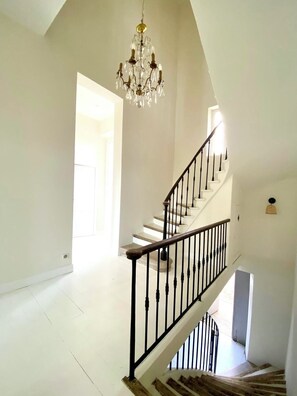 Interior - En 1ère Ligne de la Plage de Sable fin des Sablettes ! Accès Direct et Privé ! (La Seyne-sur-Mer)