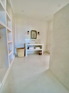 Interior - En 1ère Ligne de la Plage de Sable fin des Sablettes ! Accès Direct et Privé ! (La Seyne-sur-Mer)