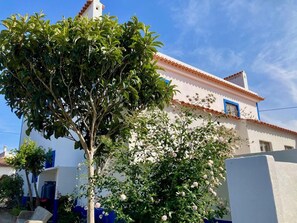 Property grounds - 5 Bed Country Villa with Large Heated Pool near Óbidos (A dos Ruivos)