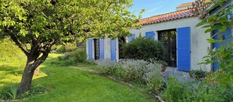Maison de Plein Pied, Dans un Jardin Arboré, au Calme, en Plein Centre-ville