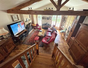 Smart TV, fireplace, DVD player, books - Family home in South Vendée, between land and sea, in a quiet, wooded garden. (Luçon)
