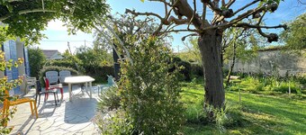 Maison de Plein Pied, Dans un Jardin Arboré, au Calme, en Plein Centre-ville