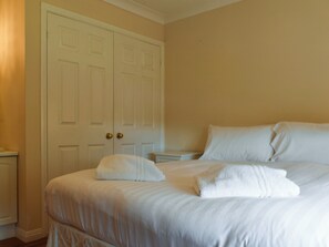3 bedrooms, free WiFi, bed sheets