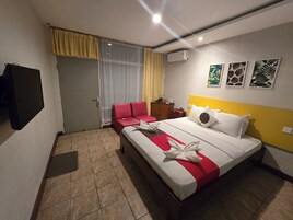 Deluxe Double Room | Desk, laptop workspace, free WiFi