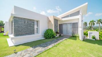 Apartment, 2 Bedrooms, Private Pool, Garden View | Exterior