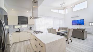 Apartment, 2 Bedrooms, Private Pool, Garden View | Private kitchen
