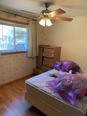2 bedrooms, bed sheets