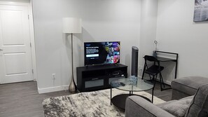 Smart-tv, tv-spel, böcker och ett musikbibliotek