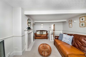 TV, lareira, DVD player