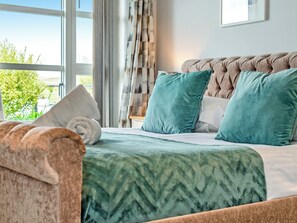 4 soverom, wi-fi (inkludert) og sengetøy