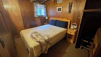 3 bedrooms, bed sheets