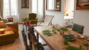 Dining - Apartment in the heart of Saint-Michel (Bordeaux)