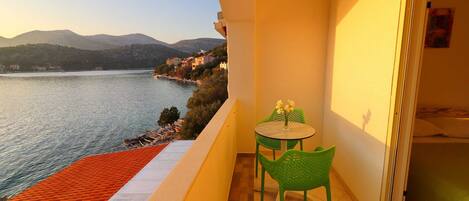 Apartment (Seafront Apartments Anthony - One Bed) | Balkon