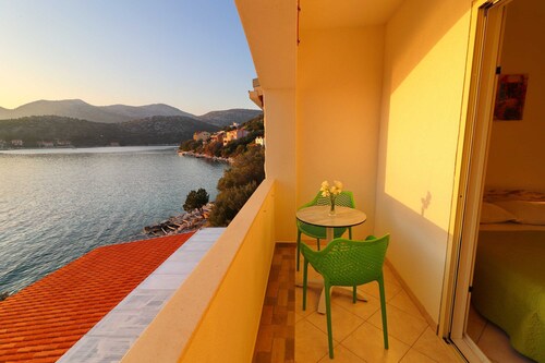 Seafront Apartments Anthony