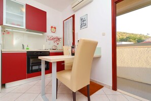 アパートメント (Seafront Apartments Anthony - One Bed) | ダイニングルーム