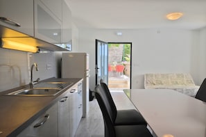 Apartment (Premium Two Bedroom Apartment with Te) | Private kitchen | Fridge - Panoramic Apartments Anić (Blato)