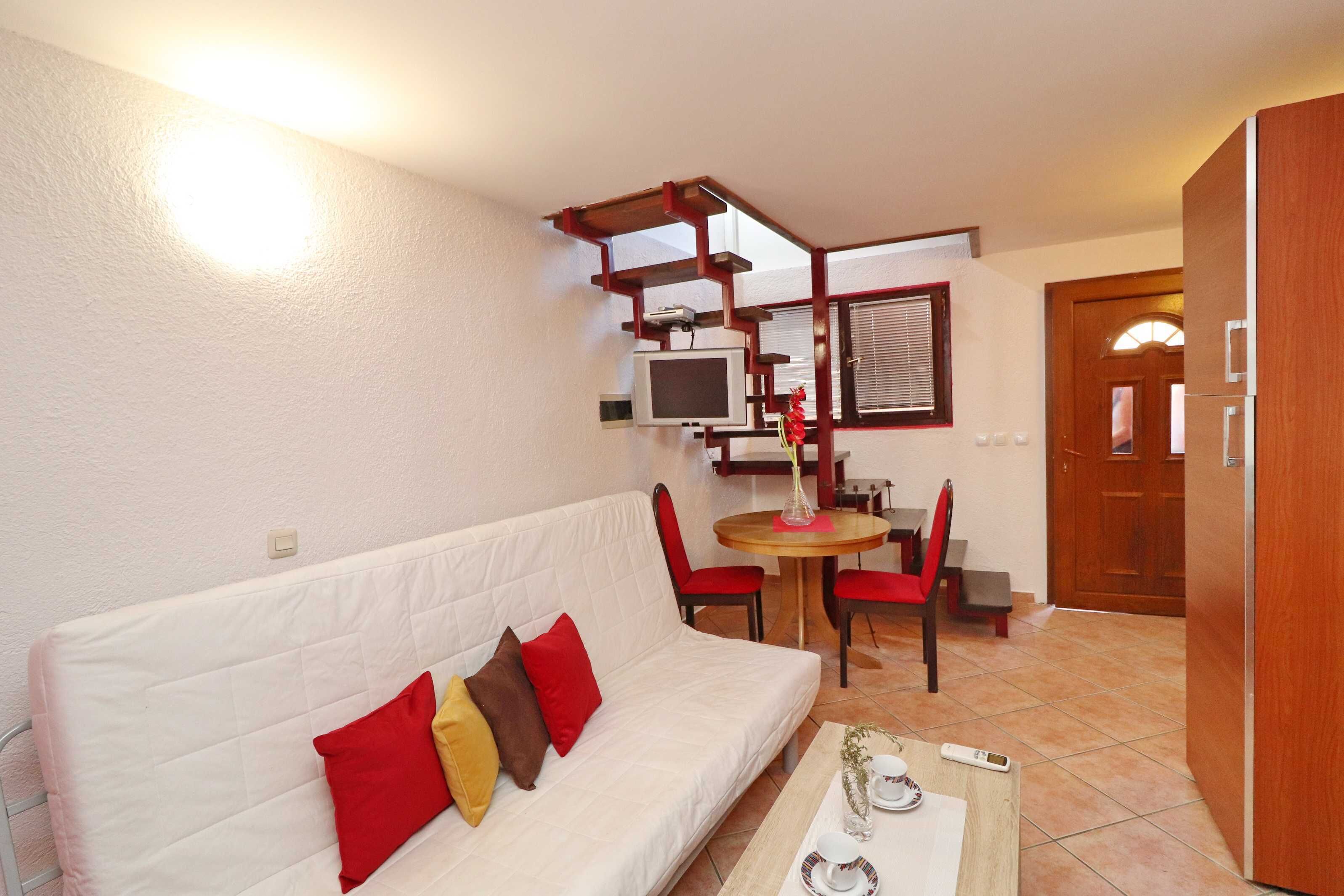 Apartment (One Bedroom Apartment with City View) | Living room | 32-inch flat-screen TV with satellite channels