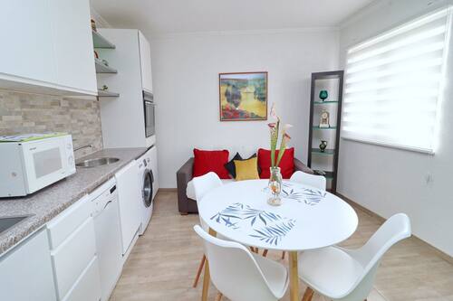 Apartment (Duplex One Bedroom Apartment with Bal) | Private kitchen