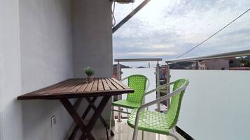 Apartment (Duplex One Bedroom Apartment with Bal) | Exterior