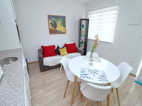 Apartment (Duplex One Bedroom Apartment with Bal) | Interior