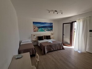 Phòng 3 Deluxe | Bàn, truy cập Internet không dây miễn phí, bộ trải giường 