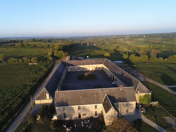 Exterior - Gîte Le Clos Du Bonheur 11/13 Personnes Proche Omaha Beach (Formigny La Bataille)