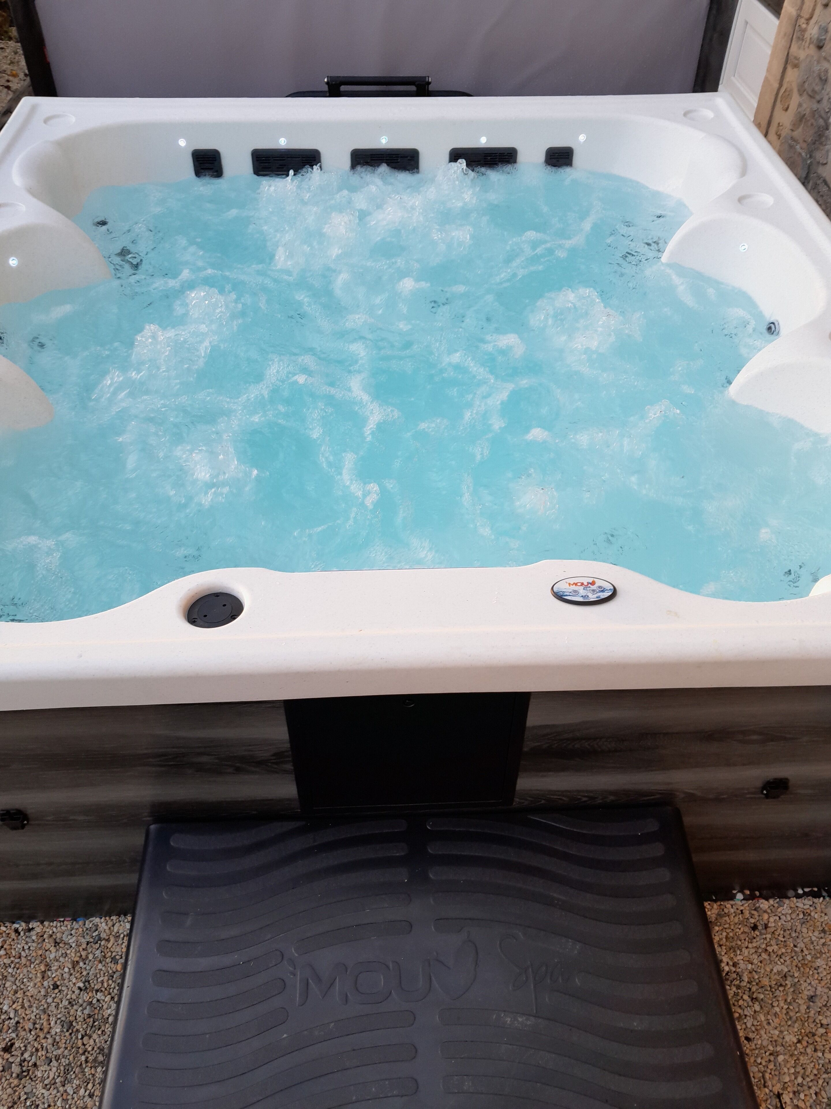 Bain à remous extérieur