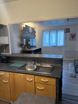 Private kitchen - Appartement Familiale 7 Personnes Orléans Prestigehost (Orléans)