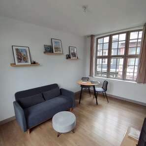 Smart TV - Rouen, Escale Historique, Rue du Gros Horloge (Rouen)