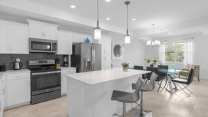 Coffee/tea maker, fridge, microwave, oven - 2 Bedrooms/ 2 Bathrooms/ Storey Lake (4751206CT) (Kissimmee)