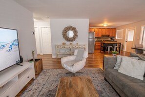 Living area - Come and unwind in this cozy home less than 10 minutes to the beach. (Deerfield Beach)
