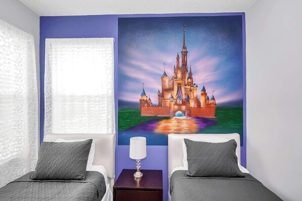 5 bedrooms, iron/ironing board, WiFi, bed sheets
