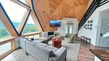 Smart TV, lareira, videogames, pebolim